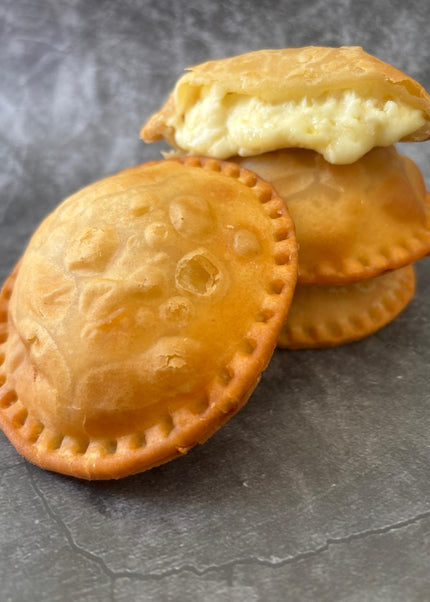 PASTRIE 2 UNI. 10 CM 3 CHEESE  - WHITE FRESH / MOZARELLA / GOUDA